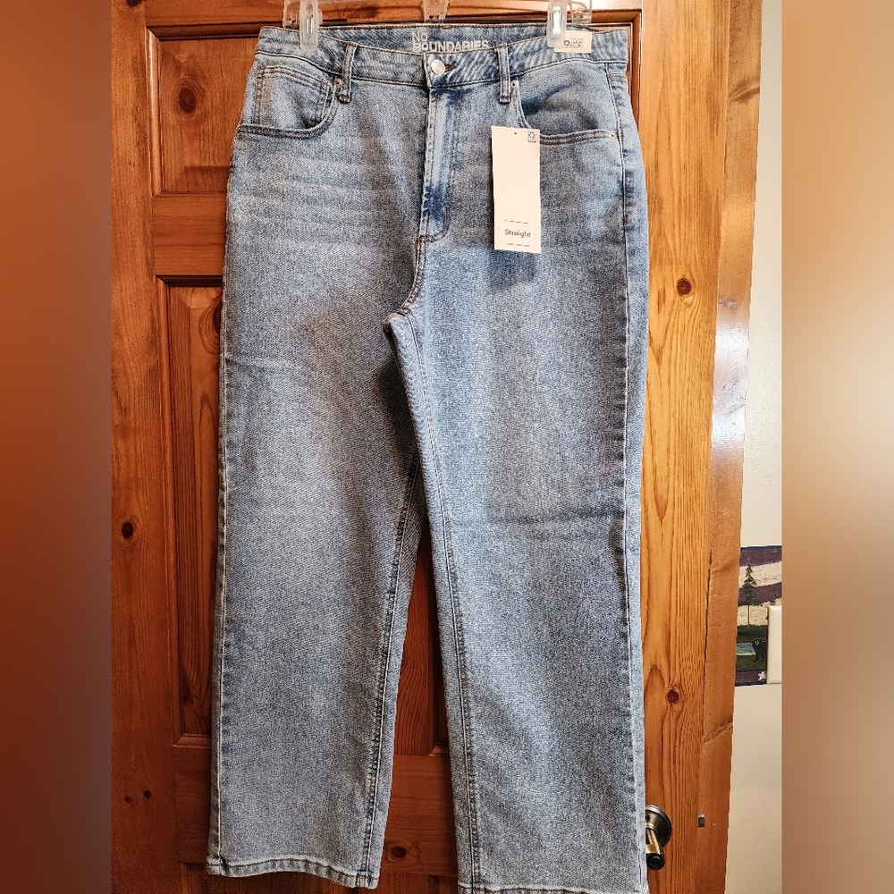 No Boundries High Rise Straight Leg Jeans, Light Blue, Size 16, NWT